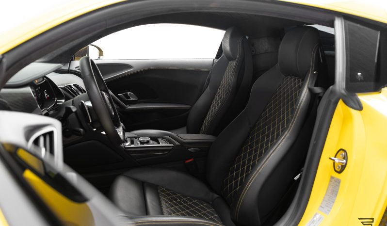 Audi R8 Performance completo