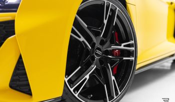 Audi R8 Performance completo