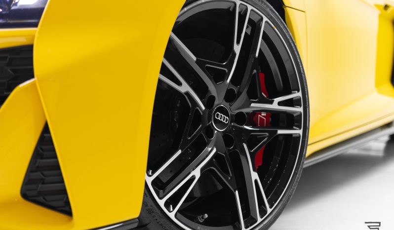 Audi R8 Performance completo