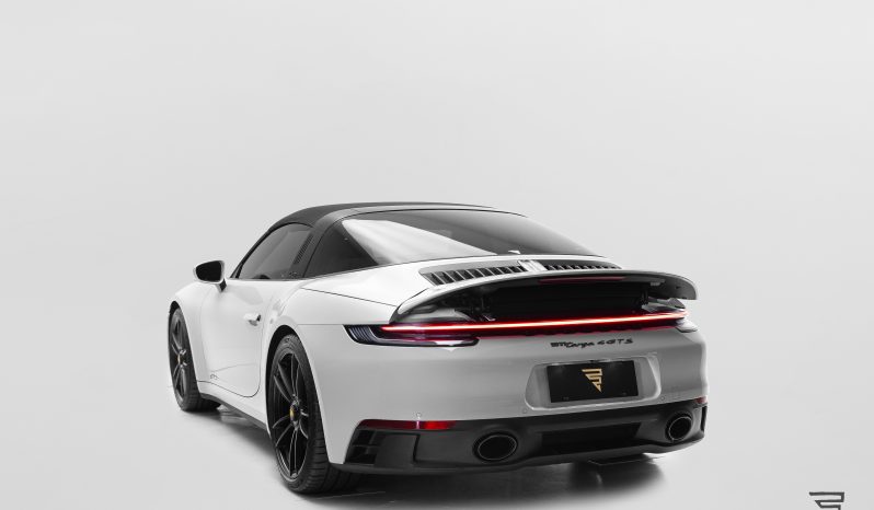 Porsche 911 Targa 4 GTS completo