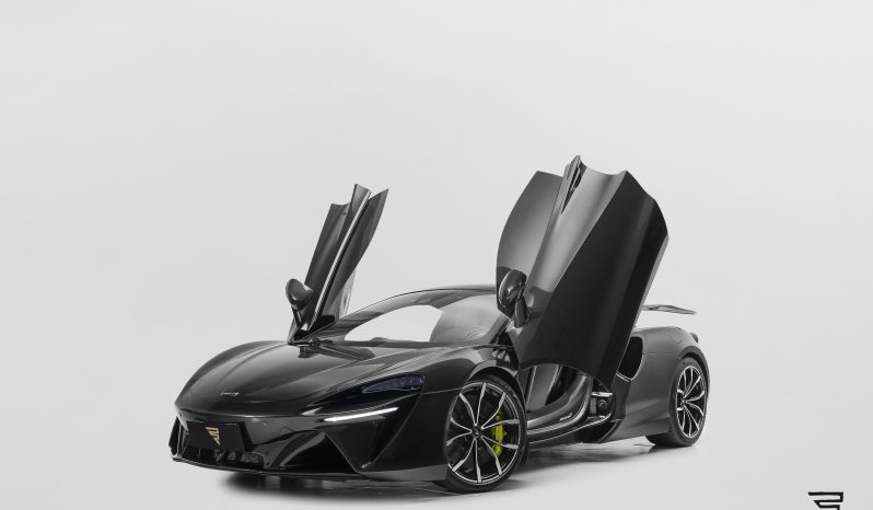 McLaren Artura completo