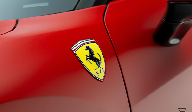 Ferrari 296 GTB completo