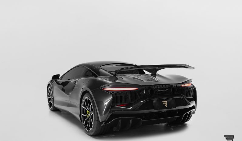 McLaren Artura completo