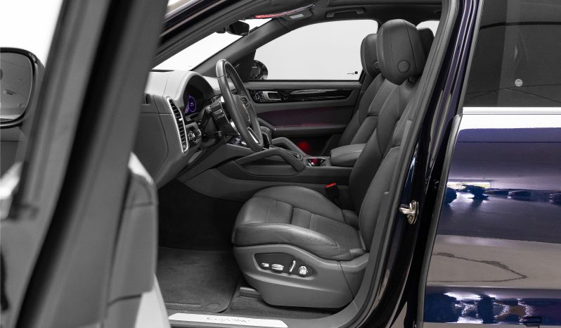Porsche Cayenne E-Hybrid completo