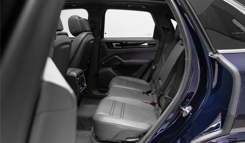 Porsche Cayenne E-Hybrid completo