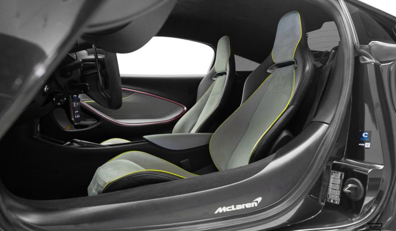 McLaren Artura completo