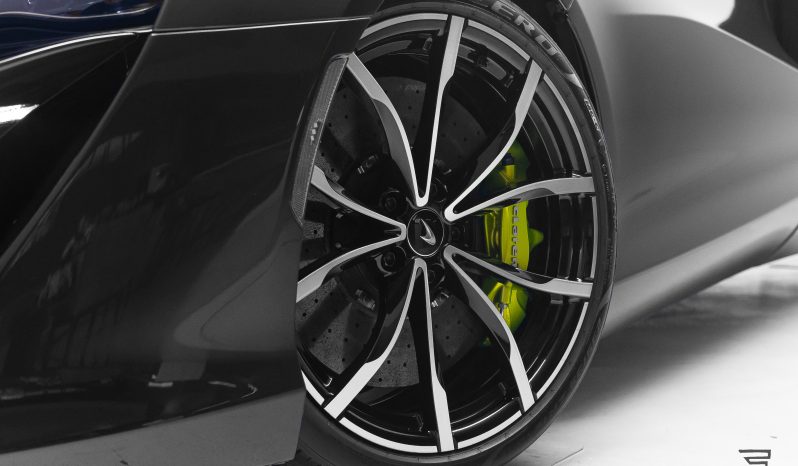 McLaren Artura completo