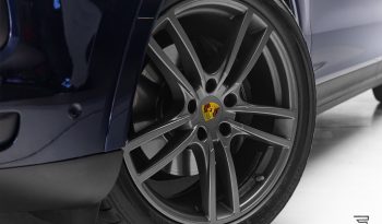 Porsche Cayenne E-Hybrid completo