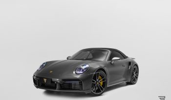 Porsche 911 Turbo S Cabriolet completo