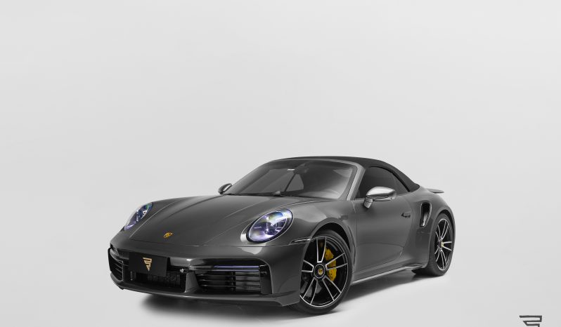 Porsche 911 Turbo S Cabriolet completo