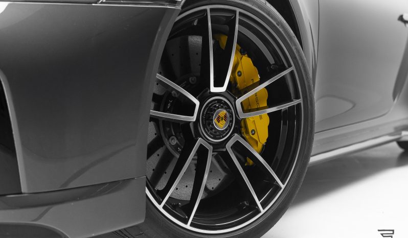 Porsche 911 Turbo S Cabriolet completo