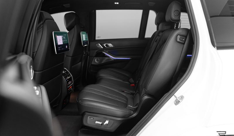 BMW X7 M50i completo