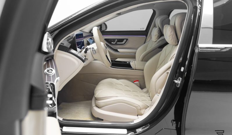 Mercedes-Maybach S580 E completo