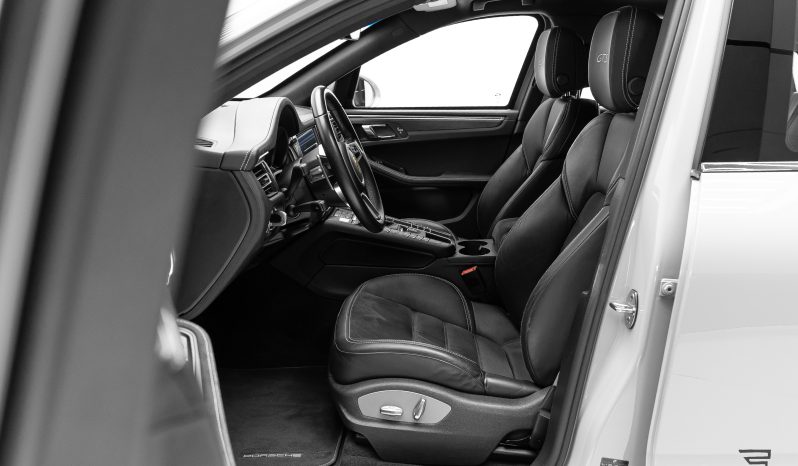 Porsche Macan GTS completo