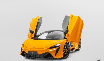 McLaren Artura completo