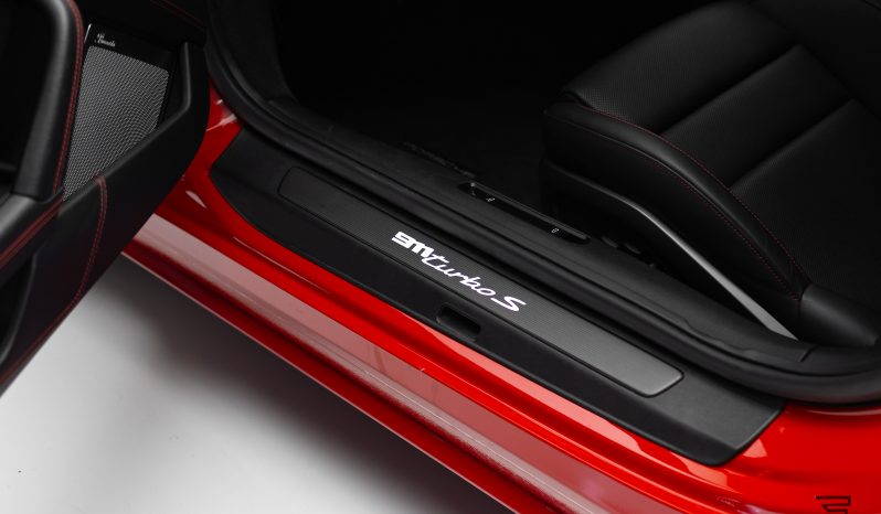 Porsche 911 Turbo S completo