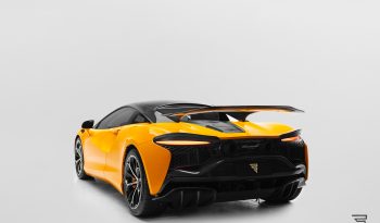 McLaren Artura completo