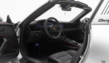 Porsche 911 Targa 4 GTS completo