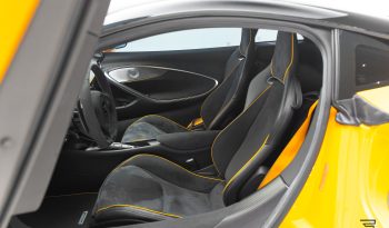 McLaren Artura completo