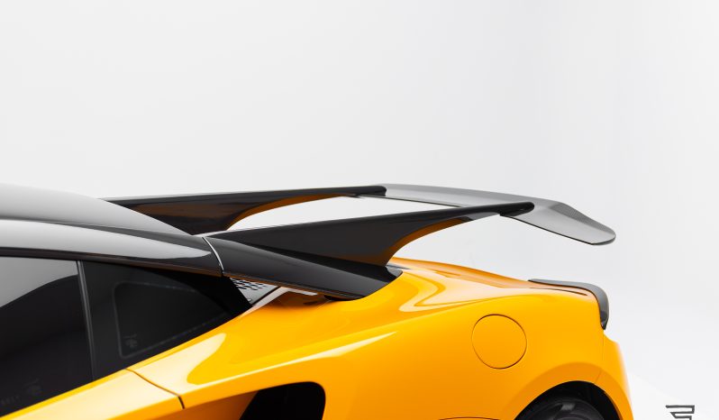 McLaren Artura completo
