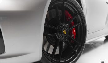 Porsche 911 Targa 4 GTS completo