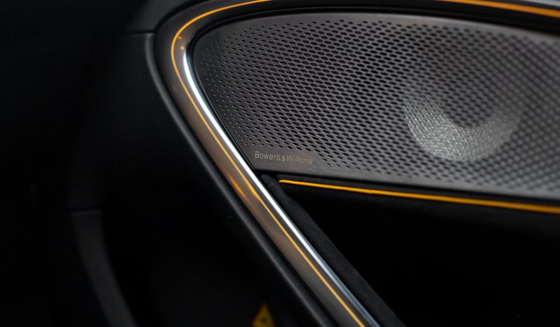 McLaren Artura completo