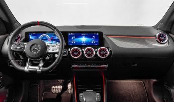 Mercedes-AMG GLA 35 completo