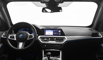 BMW 330e M Sport completo