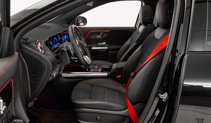 Mercedes-AMG GLA 35 completo