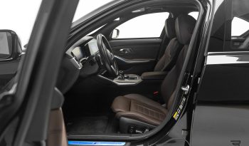 BMW 330e M Sport completo