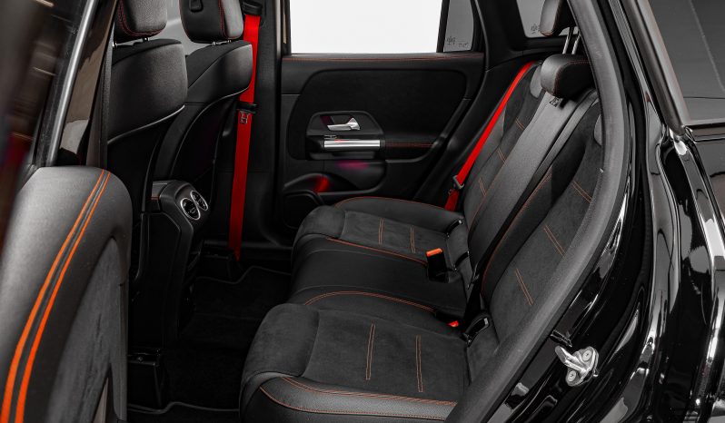 Mercedes-AMG GLA 35 completo