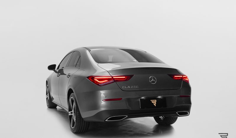 Mercedes Benz CLA 250 completo