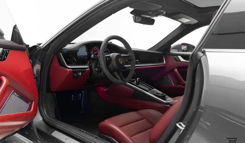 Porsche 911 Turbo S completo