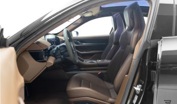 Porsche Taycan Turbo S completo