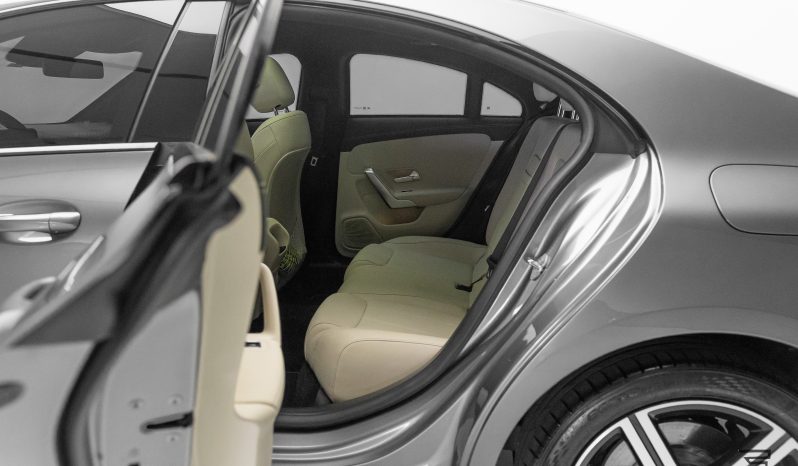 Mercedes Benz CLA 250 completo