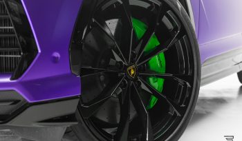 Lamborghini Urus completo