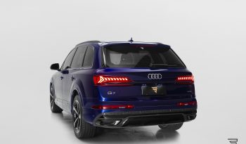 Audi Q7 Performance Black completo