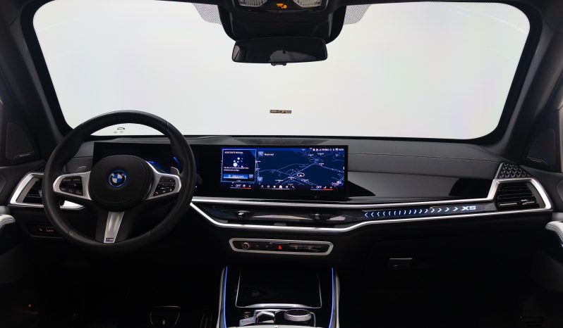 BMW X5 50e M Sport completo