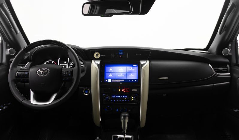 Toyota Hilux SW4 Diamond completo