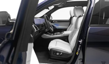BMW X5 50e M Sport completo