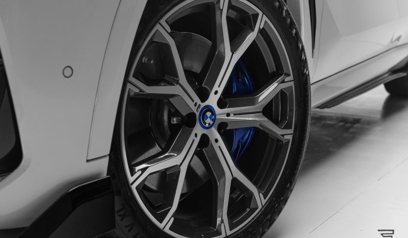 BMW X5 45e M Sport completo
