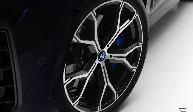 BMW X5 50e M Sport completo