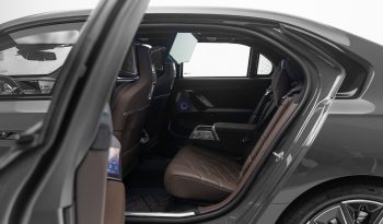 BMW i7 xDrive60 M Sport completo