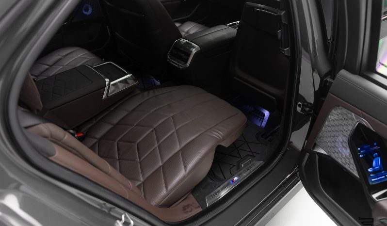 BMW i7 xDrive60 M Sport completo